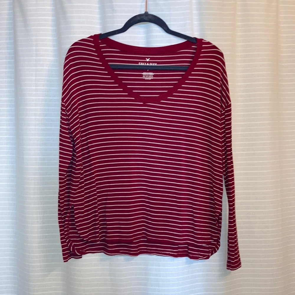 American Eagle V-Neck XS Long Sleeve Shirt